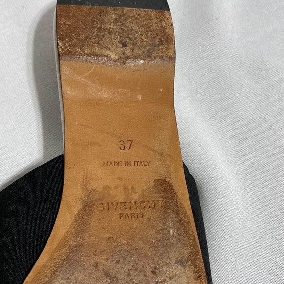 Givenchy - Picture 5 of 6